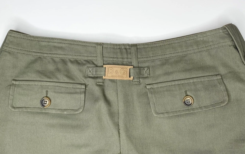 Minifalda D&G Dolce Gabbana caqui sarga plisada cuero logotipo campamento 30/44 M 8/10 Foto 3 de 4