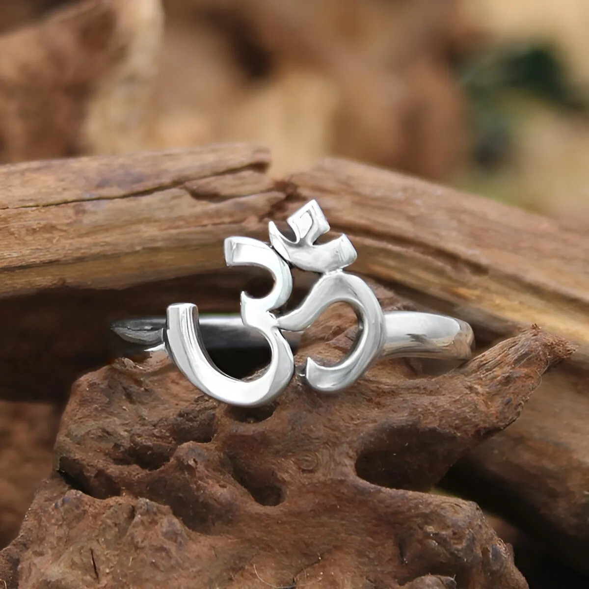Om Aum Ring - Hindi Buddhist Symbol ॐ Eastern Philosophy Jewelry