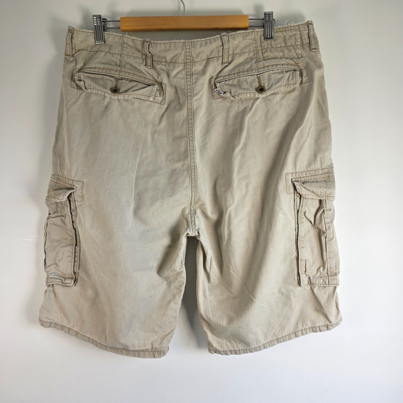 Levi’s Cargo Shorts Mens W38 Beige Utility Combat Shorts Cotton image 2