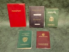 COOL ANTIQUE & VINTAGE PASSPORTS DOCUMENT LOT FRANCE SPAIN COLOMBIA 1960S - 2010