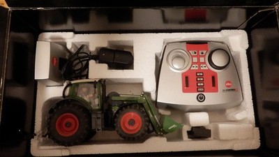 Siku Control 6769 Fendt 939 Frontlader im Maßstab 1:32