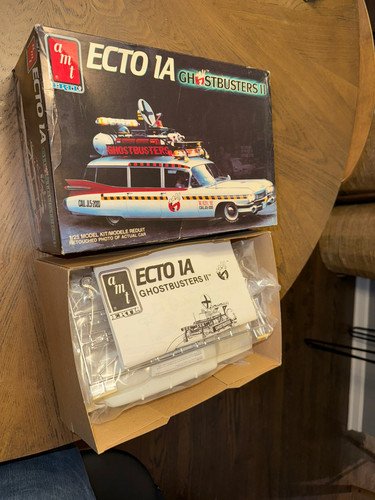 AMT ERTL Ecto 1A Ghostbusters II auto 1989 1/25 model kit #6017 non costruito - Foto 1 di 1