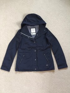 casaco azul escuro feminino