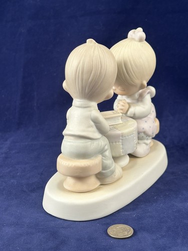 Statuetta vintage Momenti preziosi ""La preghiera cambia le cose"" E-5214 porcellana 1980 - Foto 3 di 15
