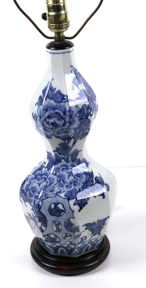 Antique Blue And White Asian Double Gourd Porcelain Vase Table Lamp - Image 2 of 4