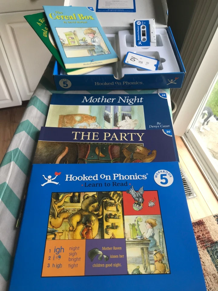 OpenBox Hooked On Phonics Learn to Read Level 5 Cassette Tapes Flash Cards Books - Image 2 of 4