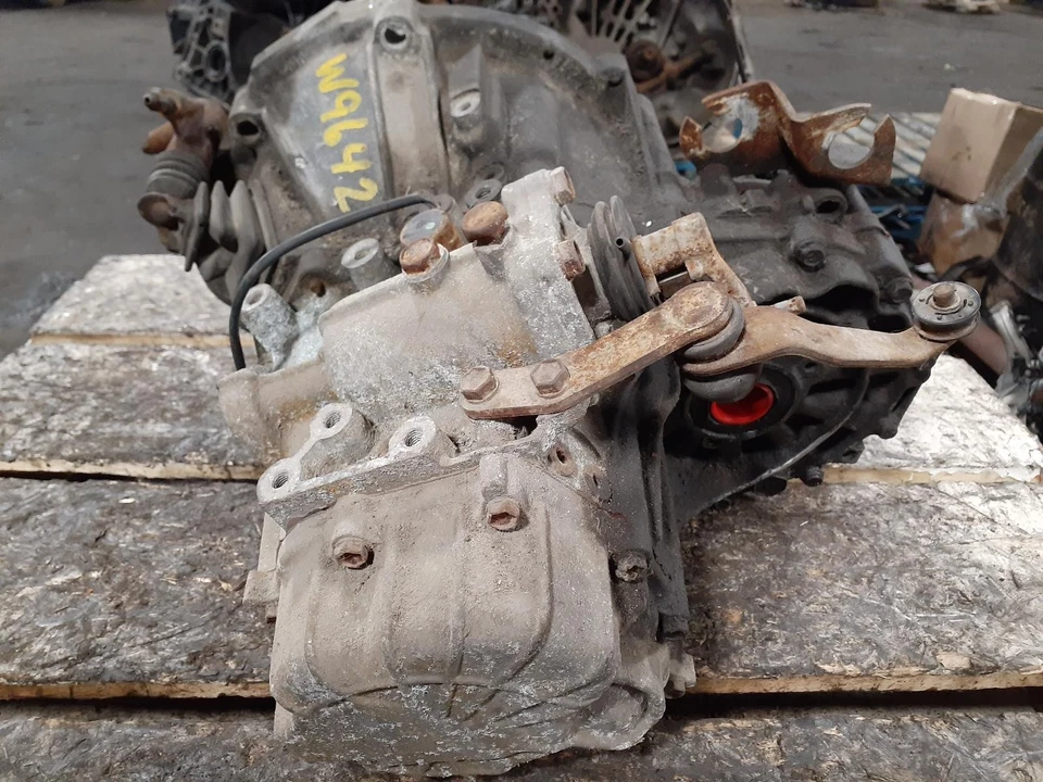 Used Manual Transmission Assembly fits: 1986 Chevrolet Nova MT FWD 4 Dr Sdn Grad Foto 3 de 4