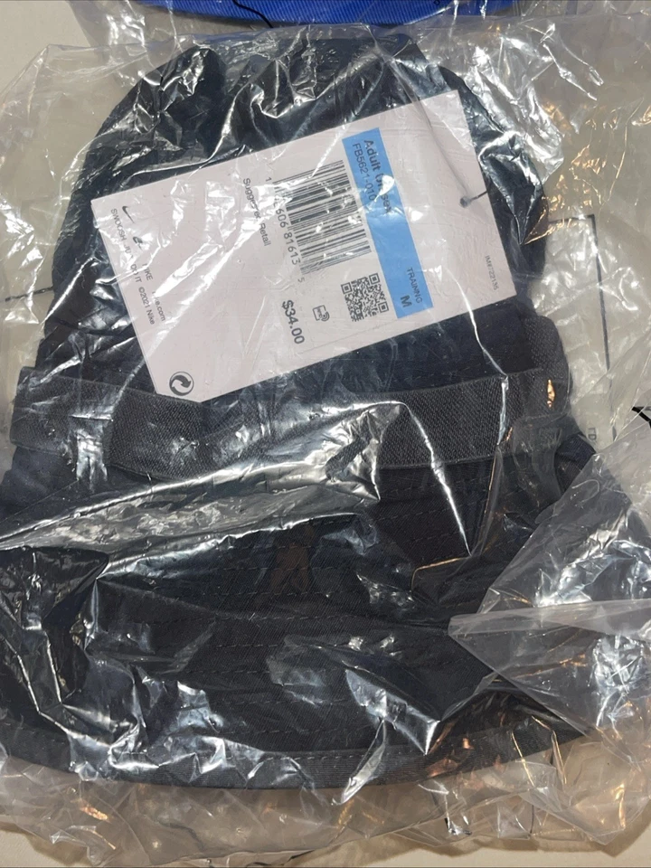 Lote de (6) Sombreros Nike: 4 Gorras Azules/2 Sombreros Cubo Negros - Totalmente NUEVOS/Sellados con Etiqueta Foto 3 de 4