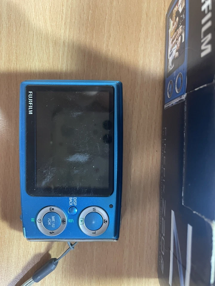Fujifilm FinePix Z Series Z20fd 10.0MP Digital Camera - Ice blue, photo 2 of 4