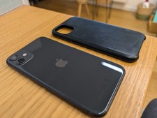 Apple iPhone 11 256GB Schwarz - Ohne Simlock - Exzellent + Hülle