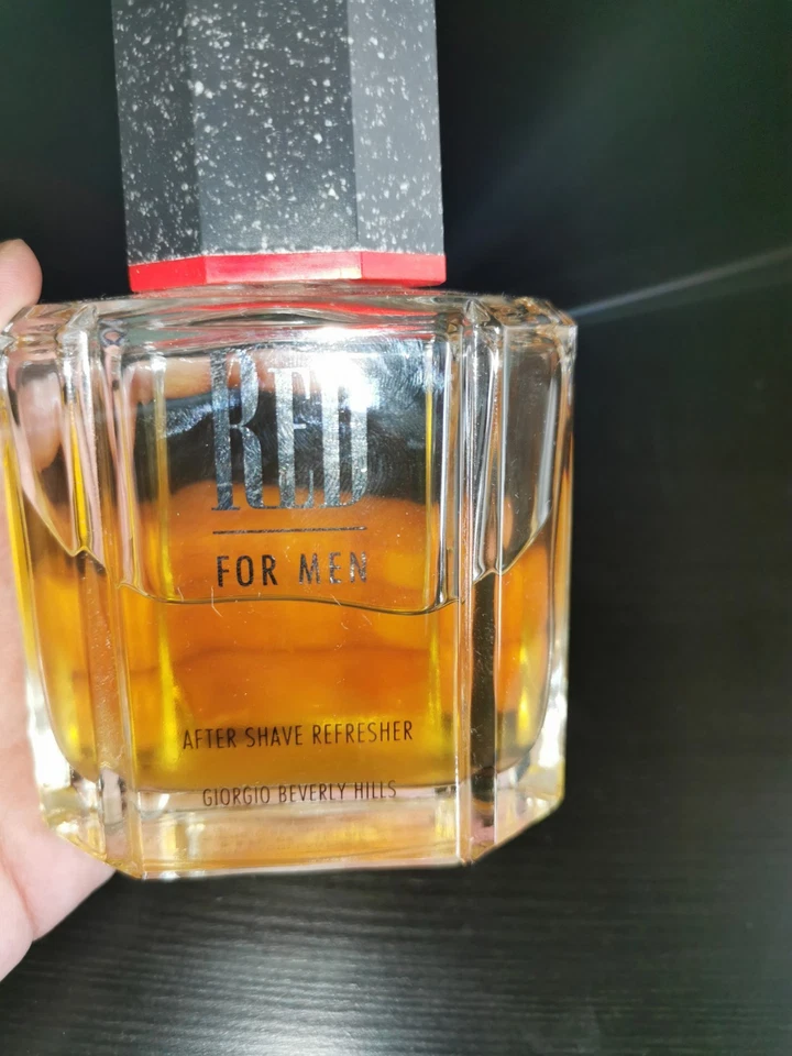 Salpicaduras para después del afeitado Red Giorgio Beverly Hills hombres 3,4 fl. oz/100 ml Foto 3 de 4