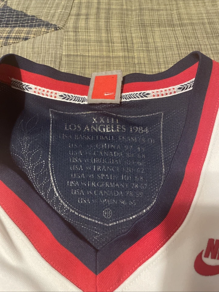 Camiseta deportiva Michael Jordan Nike 1984 Olympic USA Legends #9 blanca adulto mediana Foto 3 de 4
