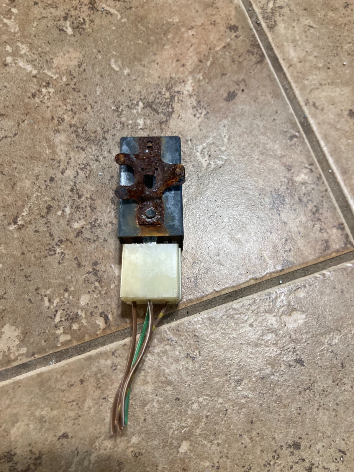 OEM BMW E30 Seat Belt Warning Timer Relay Part # 1372719 for sale 