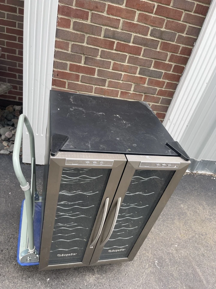 Enfriador de vino EdgeStar 32 botellas de doble zona - TWR325ESS necesita trabajo potencia lateral  Foto 3 de 4