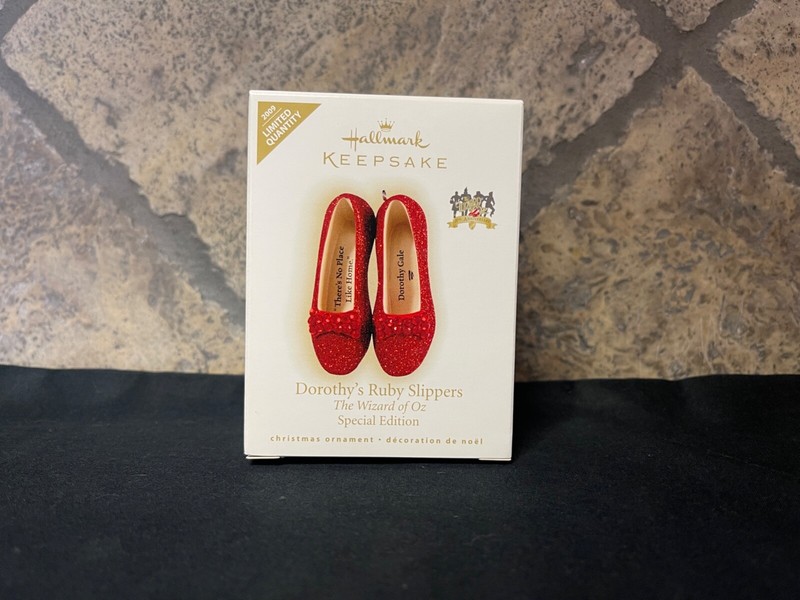 Hallmark 2009 - Dorothy's Ruby Slippers -Wizard of Oz (Limited Edition)