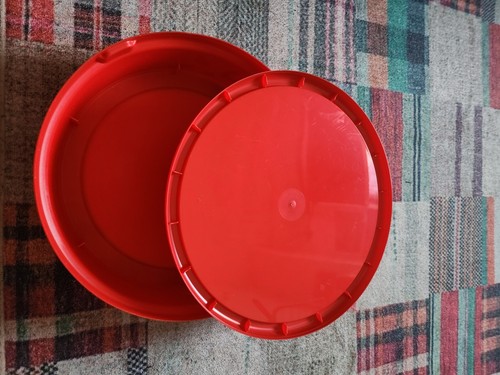 Celebrations Mix Chocolates Red EMPTY TUB 550g Food Storage, Storage Solutions - Picture 4 of 10