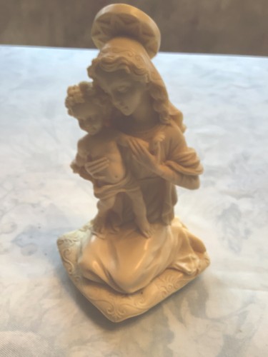 Vintage Carved Soapstone 7”Tall Madonna and Child Figurine, Beautiful Detail - Picture 2 of 8