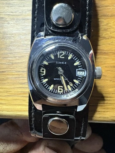 Vintage Timex Watch - Ladies Manual Diver, Calendar,  Runs & Looks Great!