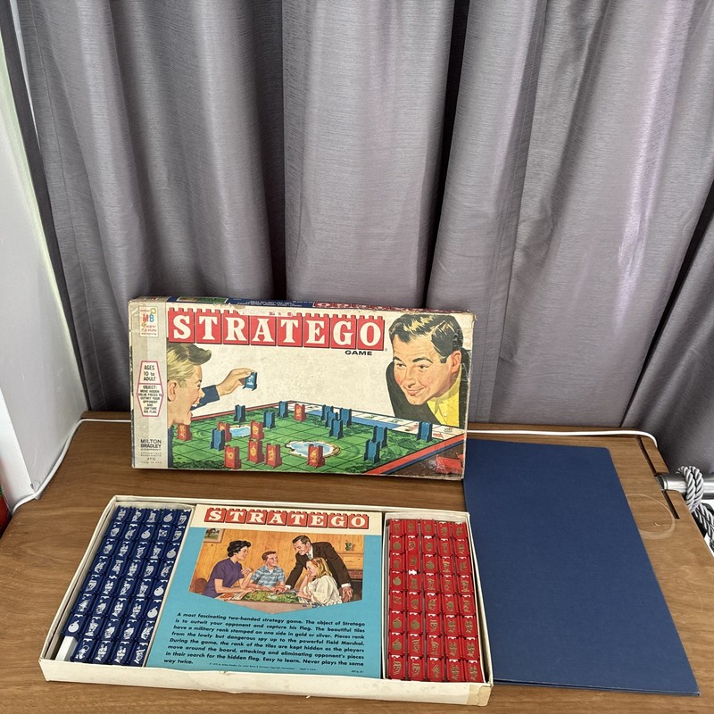 Vintage Stratego Board Game 1970 - Milton Bradley 