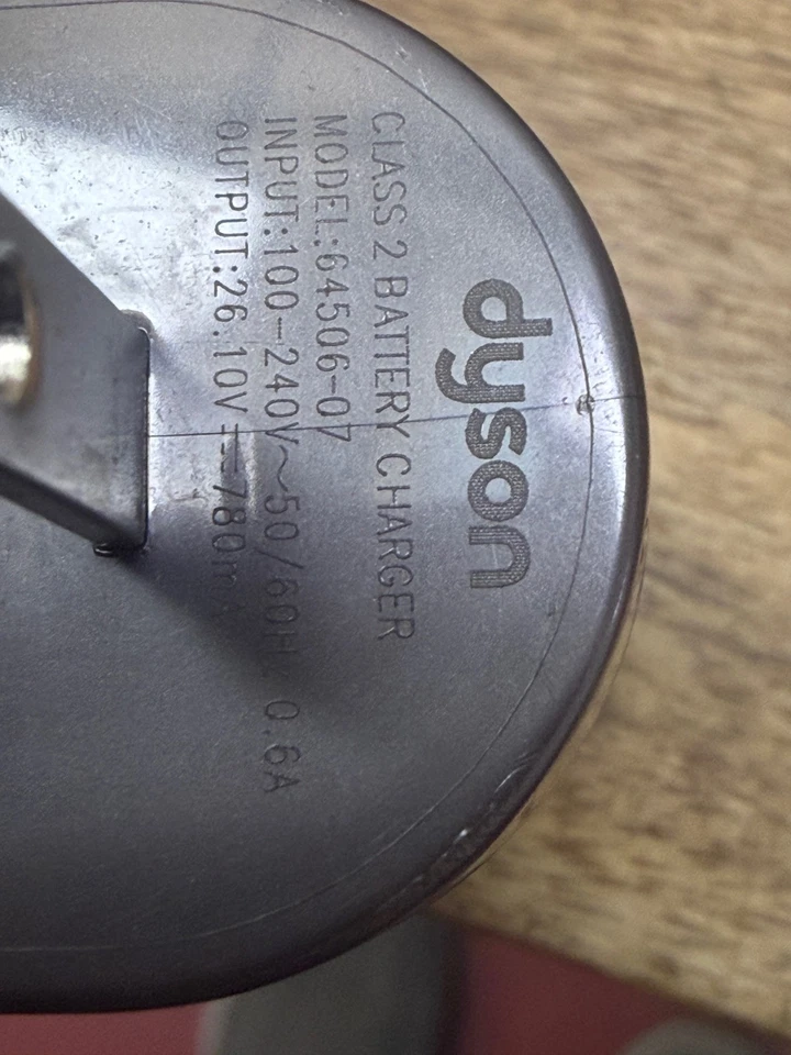 (AS-IS) MOTU ULTRALITE-MK3 2 FIREWIRE 400 AUDIO DIGITAL INTERFACE 10 x1 4 - Image 4 of 4