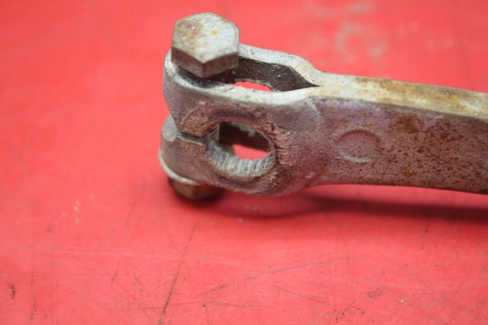 Brazo actuador freno trasero Suzuki TS90 1972 Foto 4 de 4