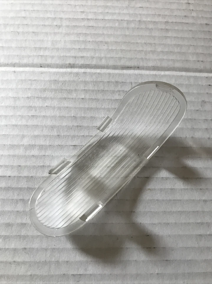 2005 - 2010 年本田奥德赛右乘客前门礼貌灯镜头盖 — 第 2/4 张图片