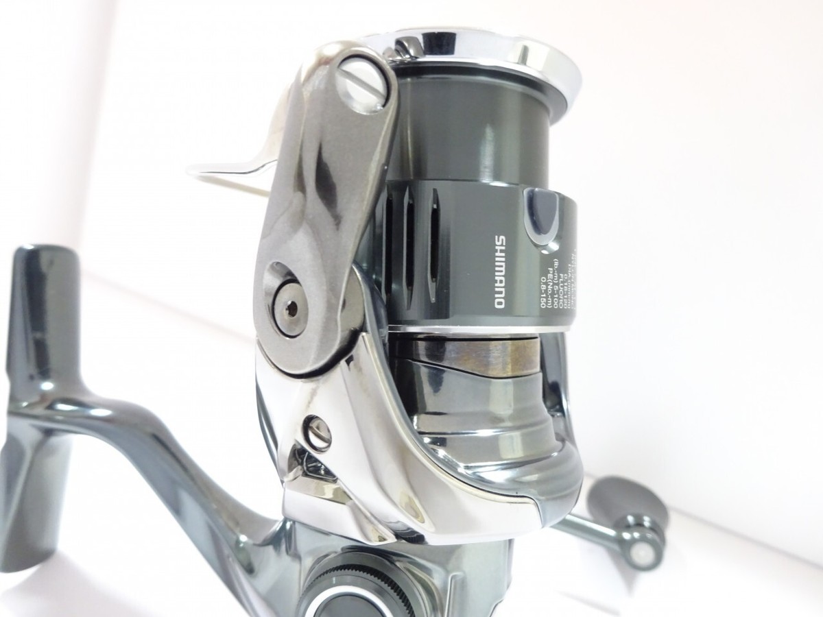 Shimano 22 STELLA C2500SXG Spinning Reel Excellent From Shimano 22 STELLA C2500SXG Spinning Reel Excellent From