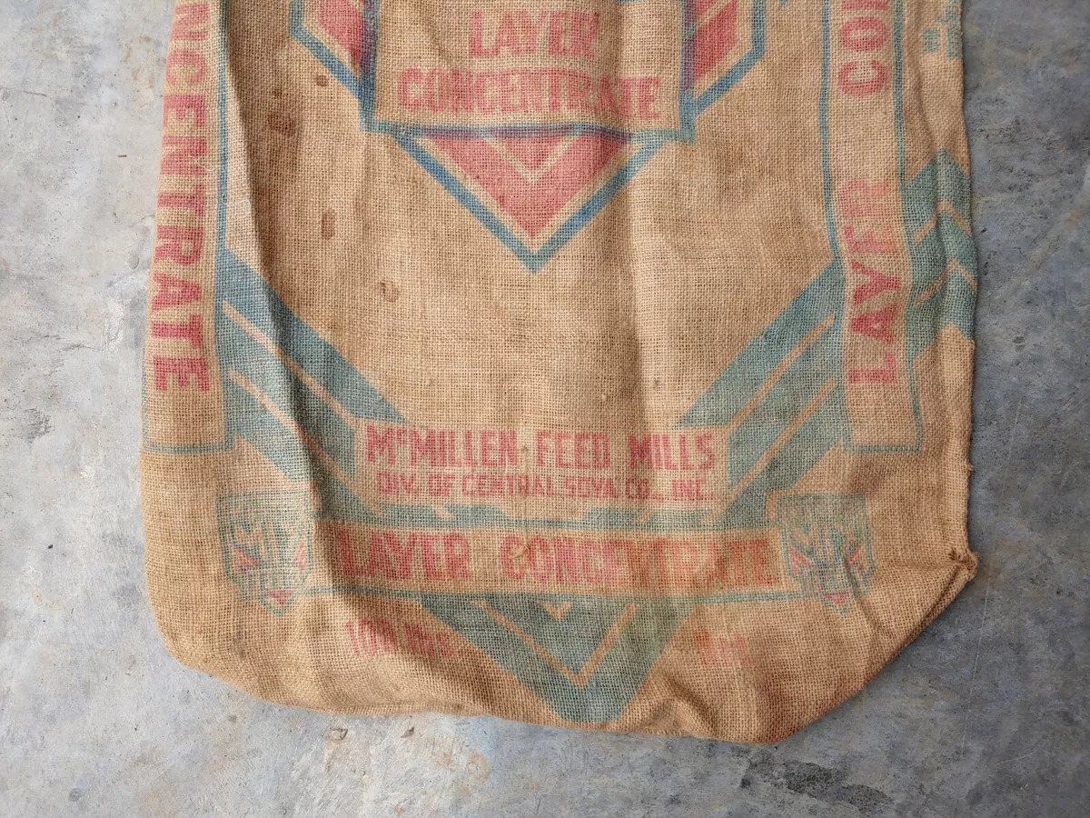 Vintage 1947 Master Mix Laying Hen Chicken Burlap 100lb Feed Sack Bag Seed