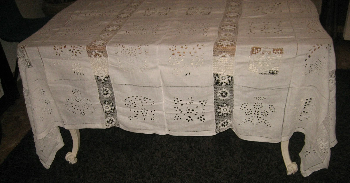 Nappe Ancienne En Lin Blanc - Broderie Fleurs Faite Main - France 1920-1949