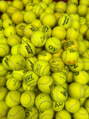 30 gebrauchte Tennisbälle. Alle hochwertigen Markenbälle der großen Hersteller