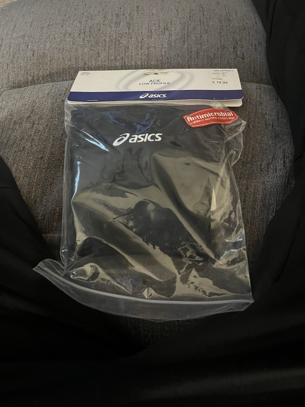 ASICS Low Profile Volleyball Knee Pads Black New In Package 