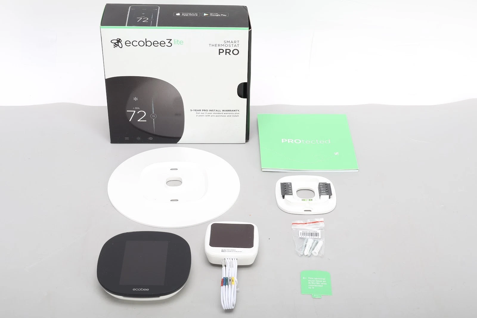 Ecobee EB-STATE3LTP-02 Thermostat With Back Plate, Trim Plate, and Accessories
