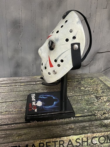 Supreme Jason Mask With Display Stand Friday The 13th Part 3 Voorhees Replica - Picture 8 of 9