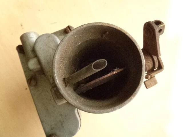 Carburador vintage Carter YF 1 BBL 832S 1950 1951 Willys Jeep Wagon Jeepster Foto 3 de 4