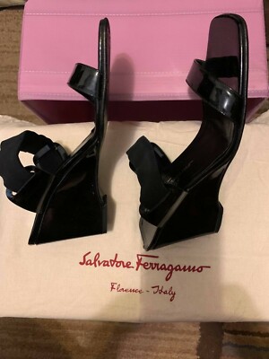 SALVATORE FERRAGAMO BOUTIQUE STRAP WEDGE BLACK SLIDES SANDALS DY