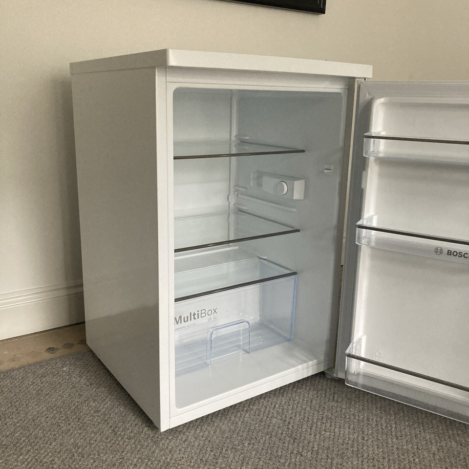 Bosch Fridge KTR15NWECG Graded White Freestanding Under Counter (B