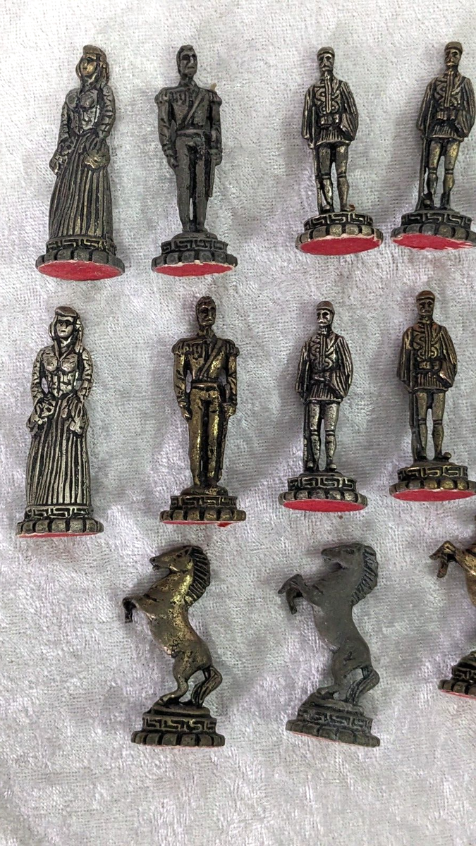 Lot De Personnages En Plomb Pour Jeu D'échecs – Pièces Anciennes Pour Collection
