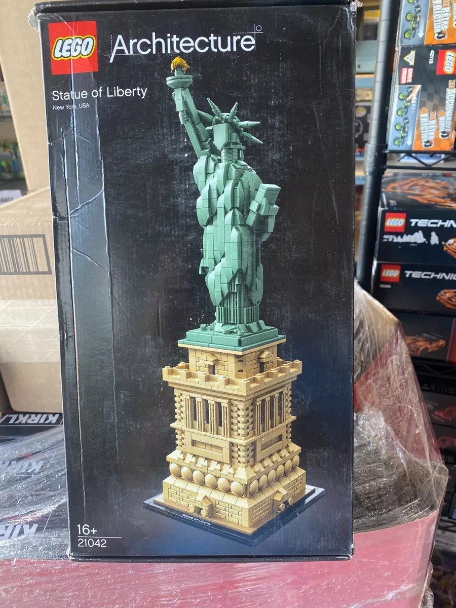 LEGO Architecture: Statue of Liberty (21042) new BOX DAMAGE