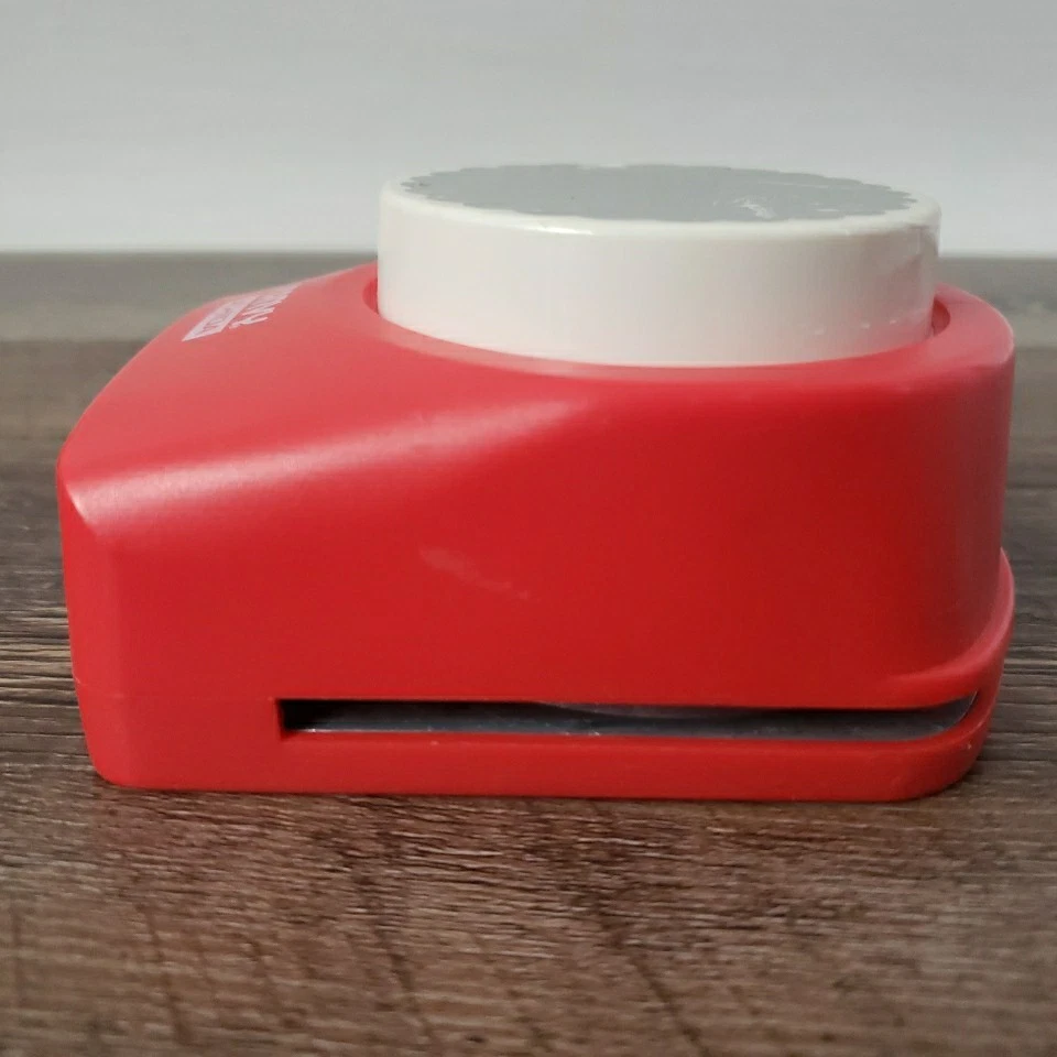 Marvy Uchida Scallop Circle 2.5” Paper Punch Tool Craft - Image 4 of 4