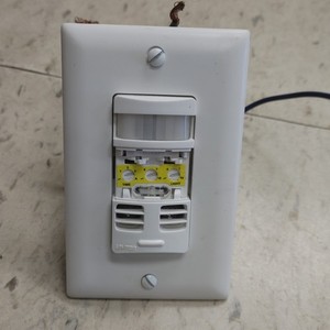 Leviton OSSMT-G Occupancy Sensor Light Switch Used Unknown Cond PIR Ultrasonic