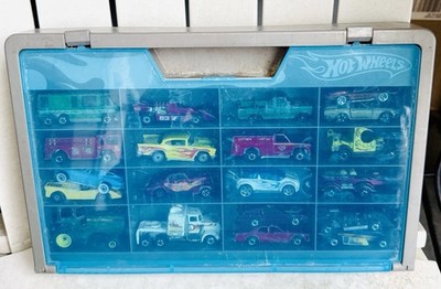 Hot Wheels 16 Car Wall Mount Display Storage Case 2006 Blue Silver/Gray  Mattel