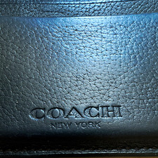 Coach New York Men  s Black Solid Wallet Card Holder with Logo Accent Theme