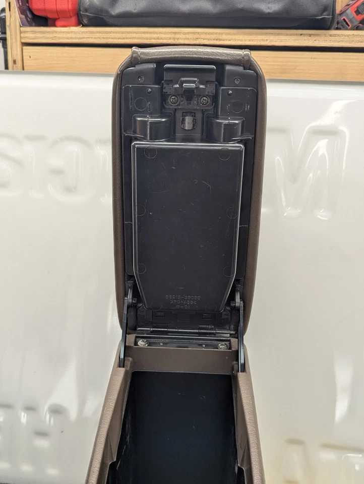 Toyota 4Runner 1999-2002 consola central reposabrazos portavasos OEM roble marrón Foto 4 de 4