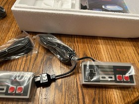 Nintendo NES Control Deck Console Complete In Box CIB Controllers Power READ