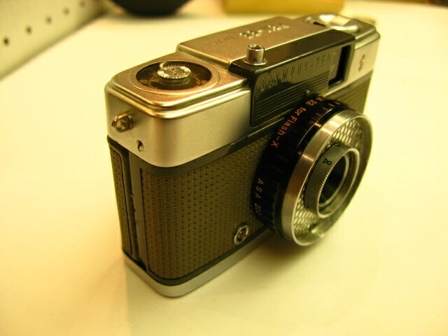 OLYMPUS PEN EE-S 35mm Half Frame Camera D.Zuiko 30mm f2.8 from