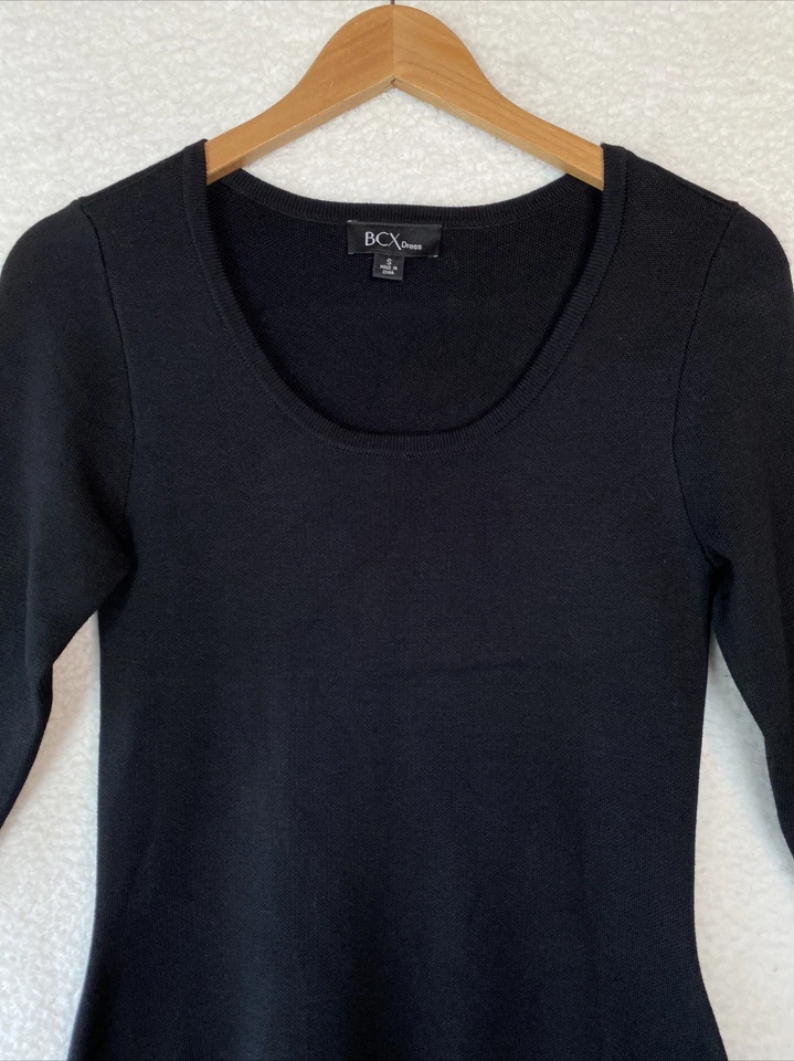 Vestido Suéter BCX Para Mujer Calce Pequeño y Acampanado Negro Blanco Elástico Oficina Trabajo Foto 4 de 4