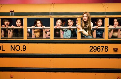 Hearts2Hearts 1st Single Album The Chase Photobook Ver. CD+P.Book+