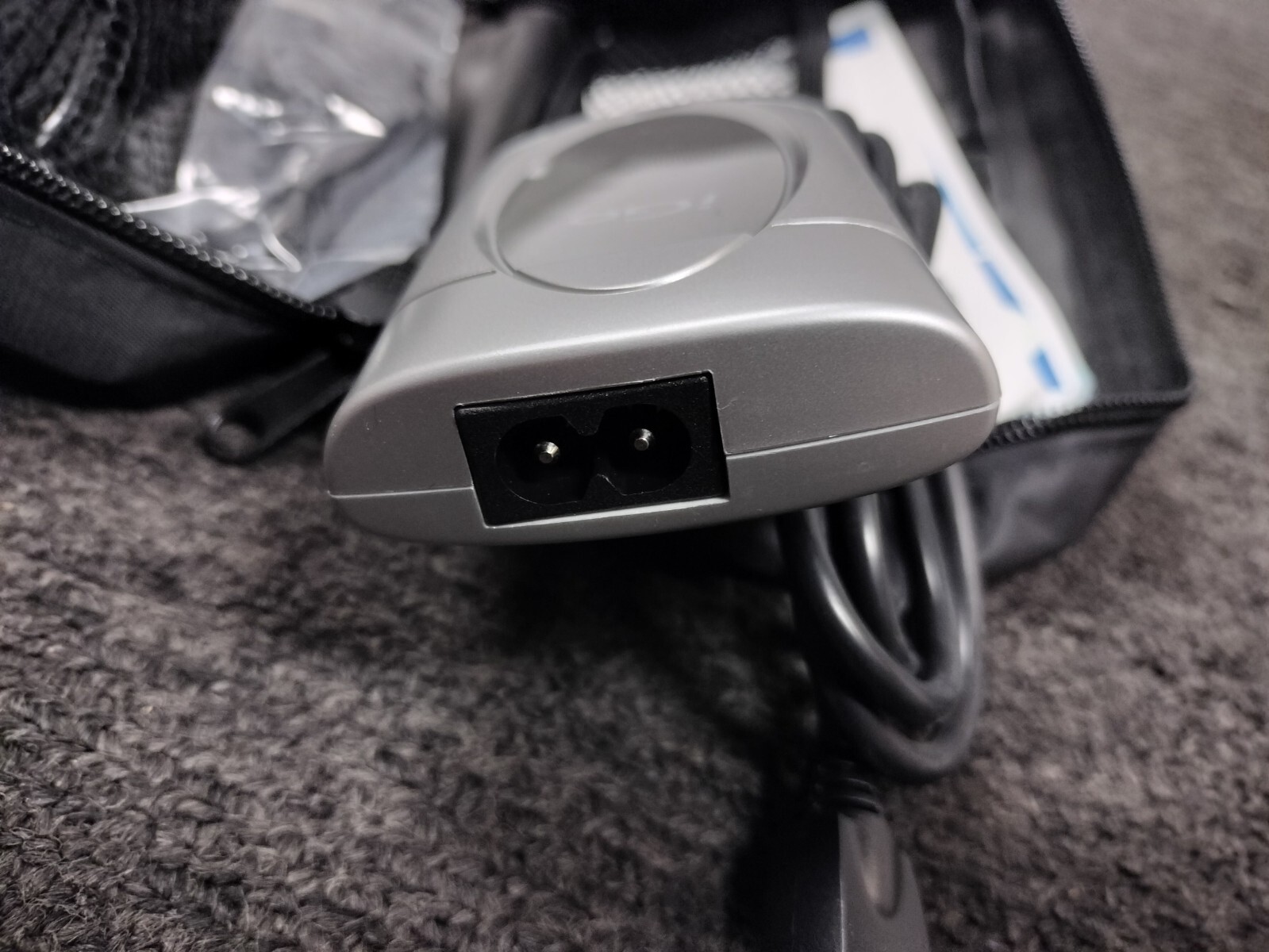 iGo Universal Laptop Notebook Charger AC Power Adapter 6630077-0100
