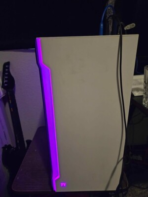 SKYTECH gaming pc - Nvidia 3060, 16 GBS RAM, Intel Core I5, White Case RGB.
