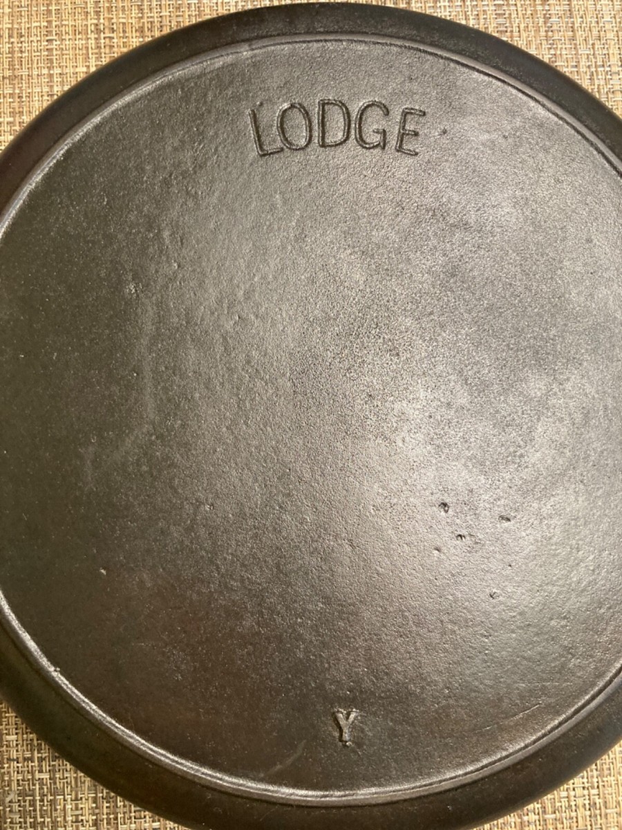 Vintage Lodge Arc Logo No Notch No.8 Cast Iron Skillet with Vintage Lodge Arc Logo No Notch No.8 Cast Iron Skillet with